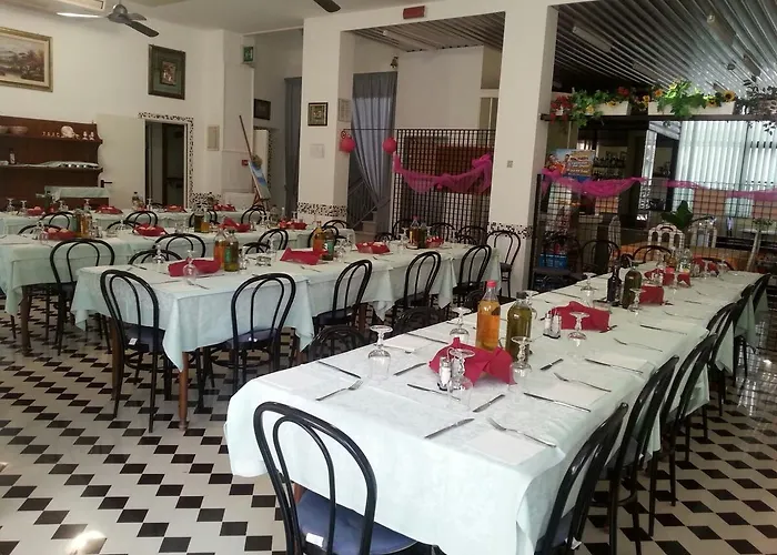 Podgora Отель 3*