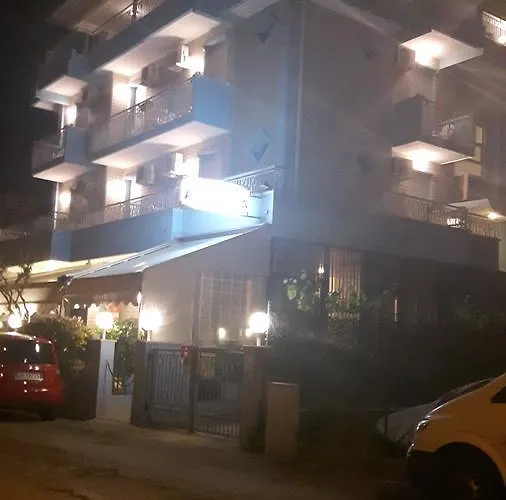 Отель Podgora 3*